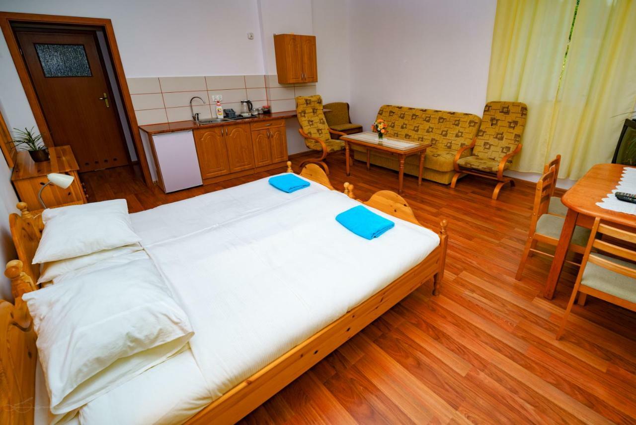 Isaan Ostrzyce Guest House Exterior photo